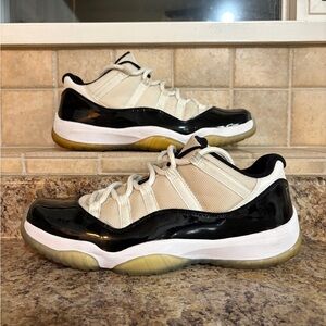 Jordan 11 Low Concord Size